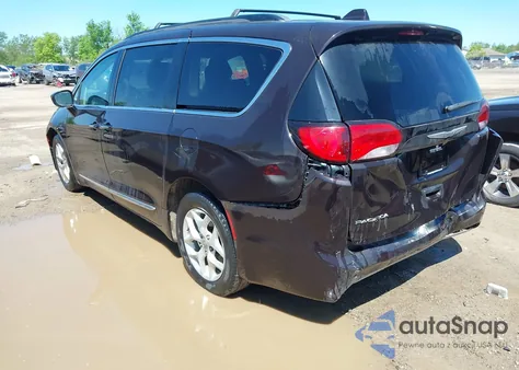 2017 Chrysler Pacifica Touring-L из США, поврежденный, VIN 2C4RC1BG9HR816334